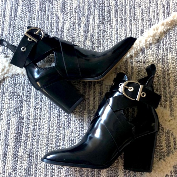 Zara patent booties with crisscross buckles - Picture 1 of 6